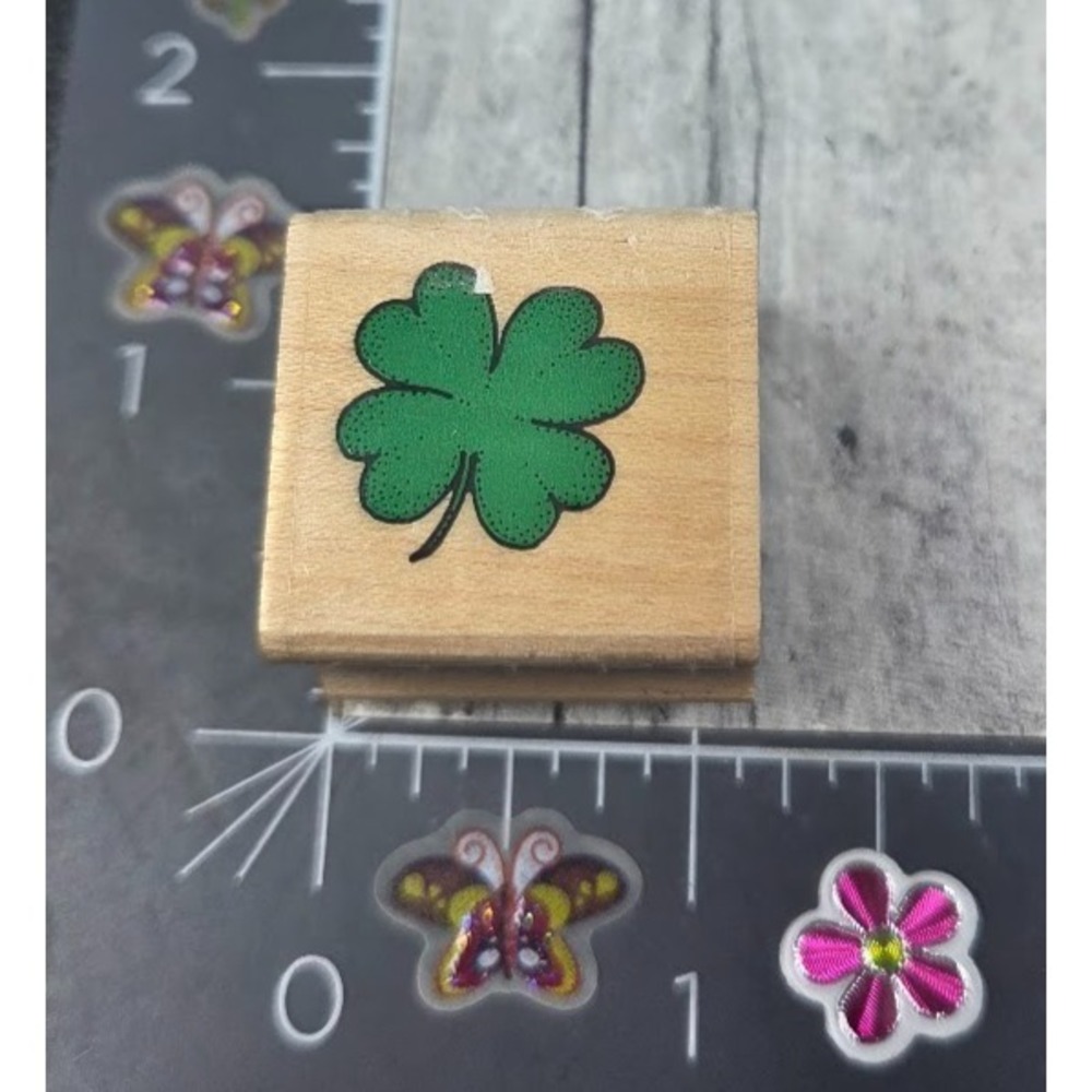 Hero Arts Four Leaf Clover St. Patricks A725 Rubber Stamp Wood #G85